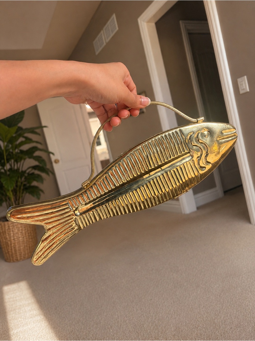Elegant Vintage Gold Fish Clutch – Statement Evening Bag